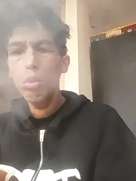 lusiboy96 online show from September 29, 2025, 7:57 am