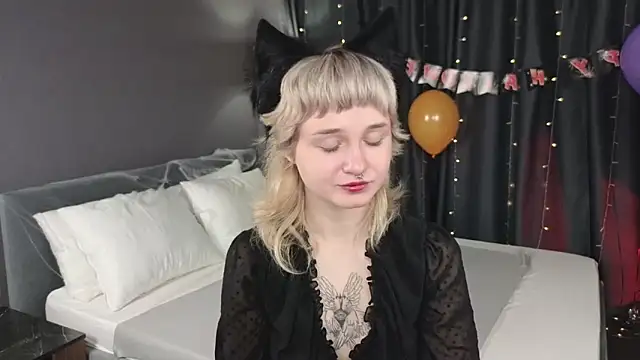 Tori Cutie online show from October 30, 2025, 12:12 am