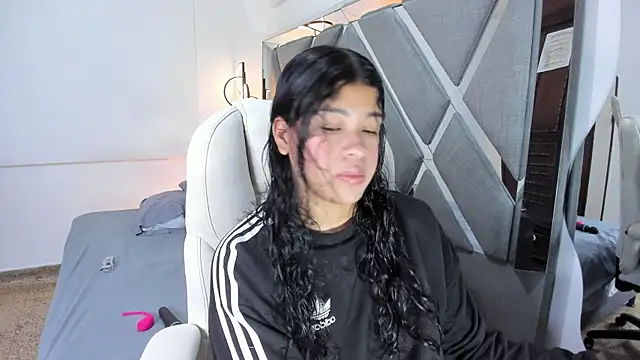 Snapshot of Ivy_nt chatting on September 11, 2025, 1:00 pm Ivy nt online show from September 11, 2025, 1:00 pm