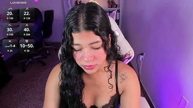 Snapshot of Ivy_nt chatting on September 19, 2025, 6:59 am Ivy nt online show from September 19, 2025, 6:59 am