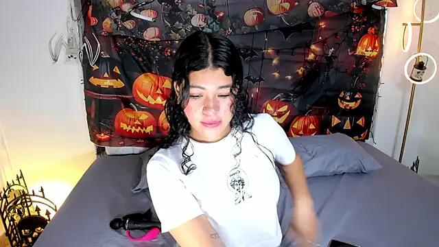 Snapshot of Ivy_nt chatting on October 20, 2025, 12:49 pm Ivy nt online show from October 20, 2025, 12:49 pm