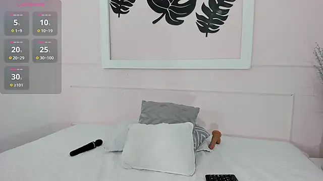 azaharaaa  online show from September 11, 2025, 11:43 am