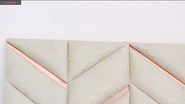 AlanaDoll online show from October 15, 2025, 3:01 pm