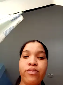 Snapshot of VictoriDior chatting on November 6, 2025, 4:41 pm VictoriDior online show from November 6, 2025, 4:41 pm