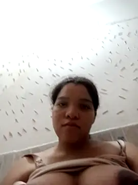 VictoriDior online show from November 28, 2025, 9:06 pm