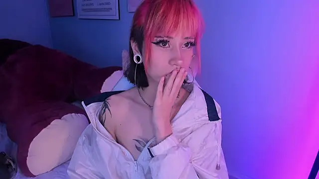Hannahpage online show from May 20, 2026, 12:22 pm