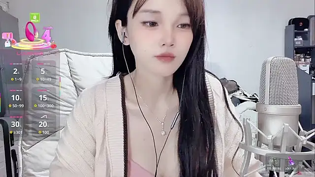 twlilybae online show from March 5, 2026, 10:33 am