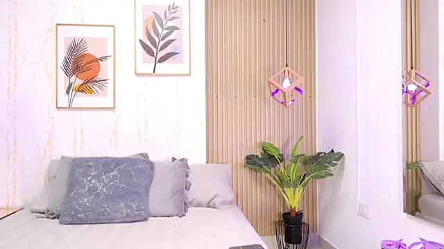 Ayleen Dunkan online show from September 13, 2025, 11:54 am