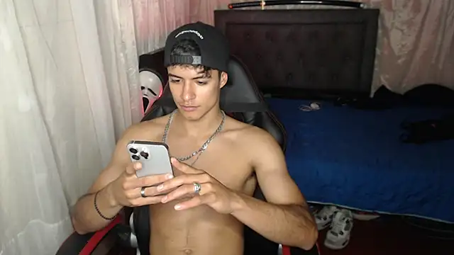 Snapshot of jacobbiker chatting on January 17, 2026, 11:52 pm jacobbiker online show from January 17, 2026, 11:52 pm