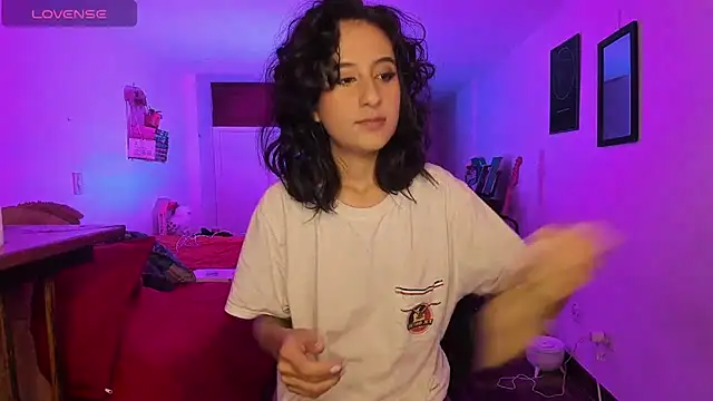 Snapshot of atenea_dragon__ chatting on October 18, 2025, 4:59 am atenea dragon online show from October 18, 2025, 4:59 am