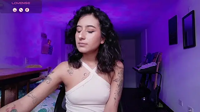 Snapshot of atenea_dragon__ chatting on November 25, 2025, 7:58 pm atenea dragon online show from November 25, 2025, 7:58 pm