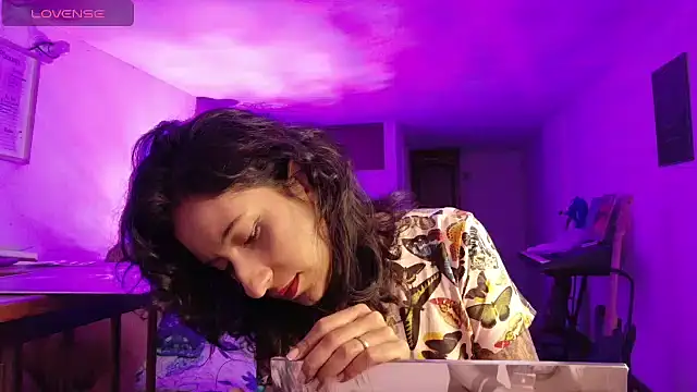 Snapshot of atenea_dragon__ chatting on December 3, 2025, 2:19 am atenea dragon online show from December 3, 2025, 2:19 am