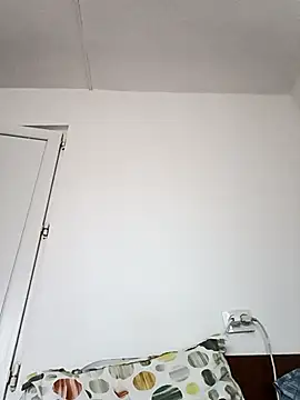 Vera Elle online show from November 17, 2025, 6:41 am