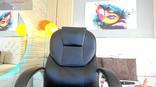 scarletbaker  online show from April 27, 2026, 12:52 am