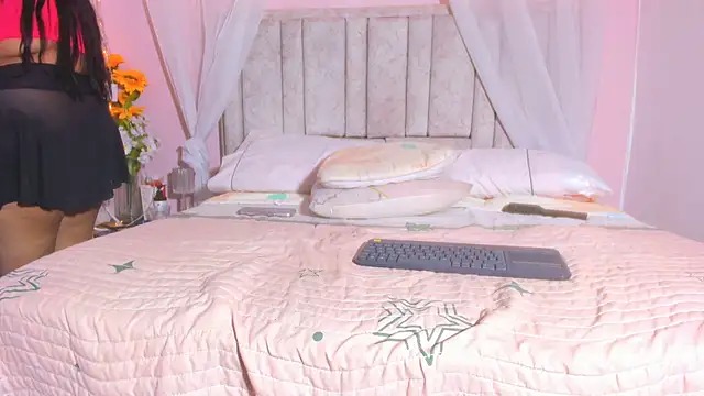 Rachellcooperrr online show from October 16, 2025, 8:15 am