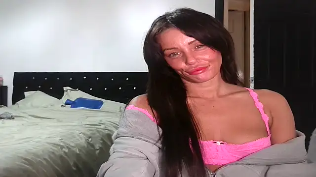 Snapshot of OliviaRyan22 chatting on February 22, 2026, 5:08 am OliviaRyan22 online show from February 22, 2026, 5:08 am