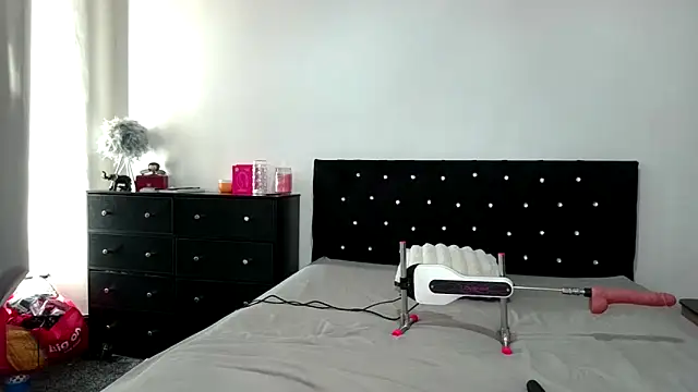 Snapshot of OliviaRyan22 chatting on March 18, 2026, 8:39 am OliviaRyan22 online show from March 18, 2026, 8:39 am