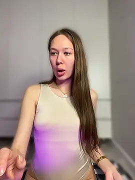 Molly Kisss online show from June 3, 2026, 5:40 pm