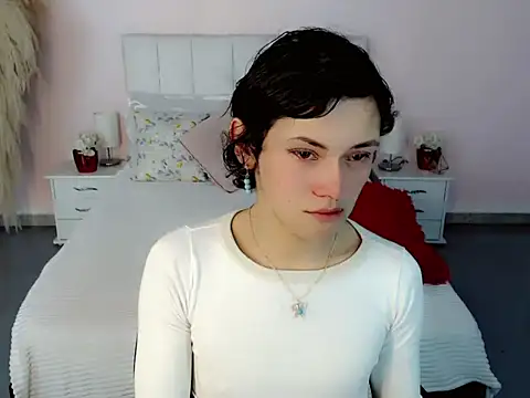 nathalialoes1 online show from October 25, 2025, 7:19 pm