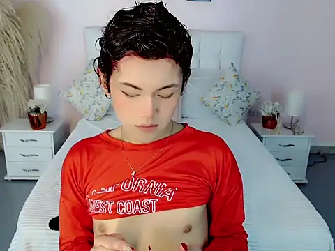 nathalialoes1 online show from October 27, 2025, 7:07 pm