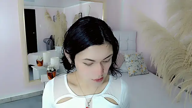 nathalialoes1 online show from January 8, 2026, 7:16 pm