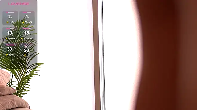 DesiredMia  online show from September 23, 2025, 5:43 am