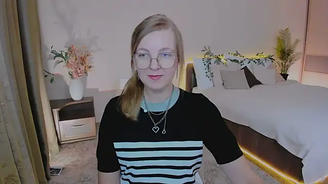 YourUniverser online show from September 14, 2025, 11:09 am