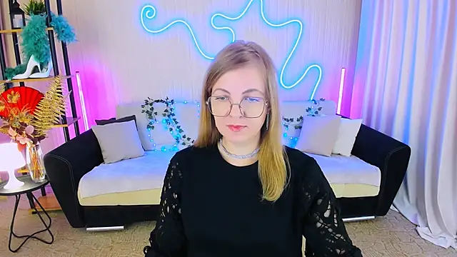 YourUniverser online show from September 19, 2025, 9:43 am