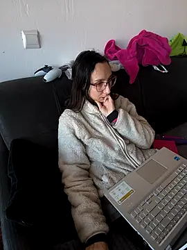 annaellex online show from February 17, 2026, 9:06 am