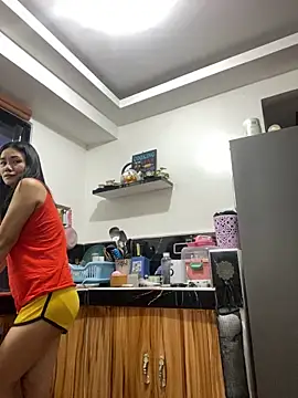 wildpussycat69 online show from April 17, 2026, 3:09 am