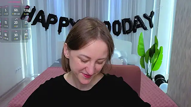 LuluChiiii online show from October 28, 2025, 10:41 am