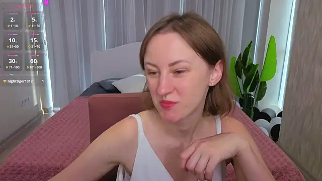 LuluChiiii online show from November 27, 2025, 10:50 am