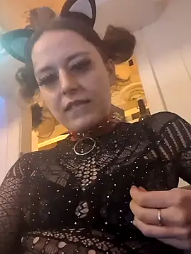 marijacucu online show from June 9, 2026, 8:42 pm