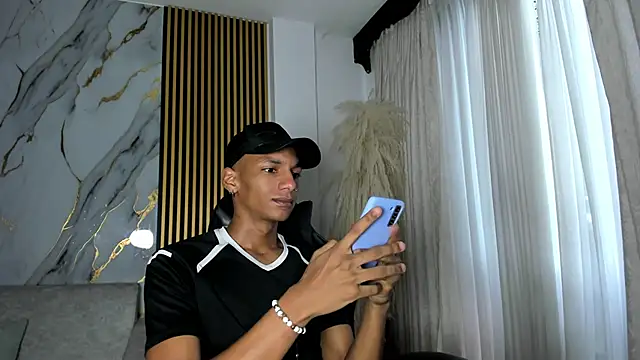 JulienSaint online show from November 26, 2025, 12:06 pm