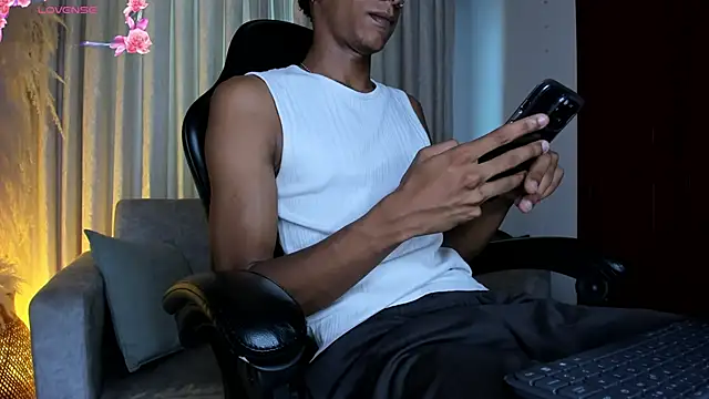 JulienSaint online show from March 17, 2026, 11:57 am