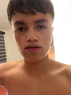 Snapshot of andrew_gara chatting on September 20, 2025, 3:18 am andrew gara online show from September 20, 2025, 3:18 am