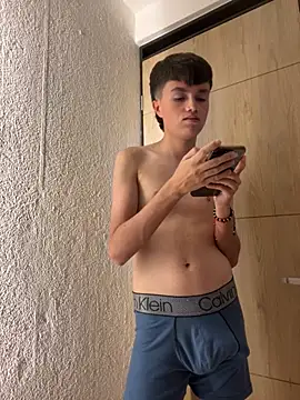 Snapshot of andrew_gara chatting on September 26, 2025, 3:43 am andrew gara online show from September 26, 2025, 3:43 am