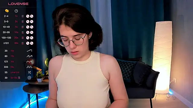 BellaCaress online show from September 14, 2025, 2:22 am