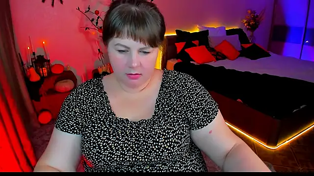 CrystaalStaar online show from October 28, 2025, 8:22 pm