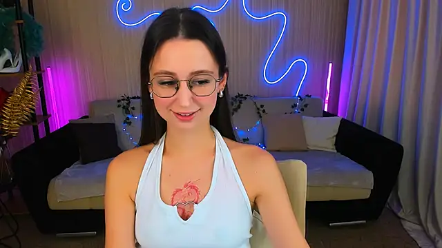 YourLovellyStory online show from September 18, 2025, 11:23 am