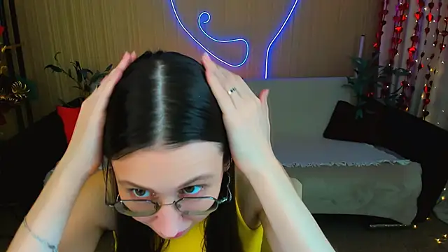 YourLovellyStory online show from March 27, 2026, 11:21 am