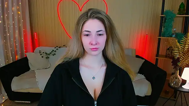 Snapshot of SensitiveSooul chatting on February 1, 2026, 6:28 pm SensitiveSooul online show from February 1, 2026, 6:28 pm