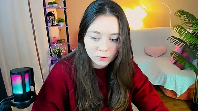 AlluringLookk online show from November 19, 2025, 4:29 pm