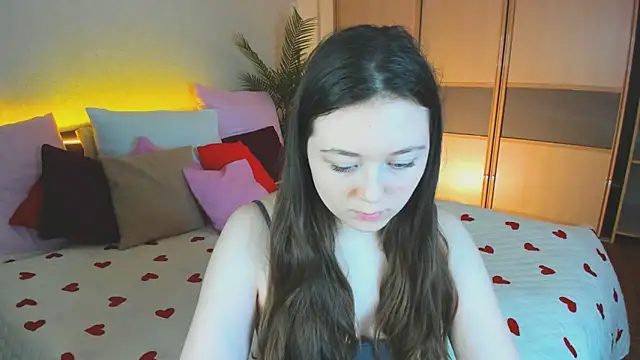 AlluringLookk online show from March 27, 2026, 12:16 pm