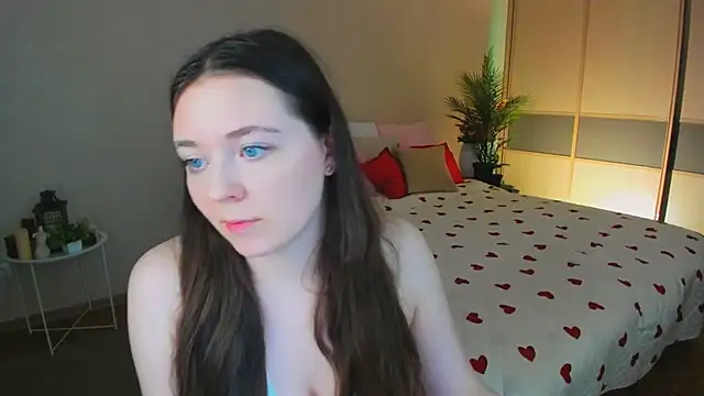 AlluringLookk online show from May 26, 2026, 4:14 pm