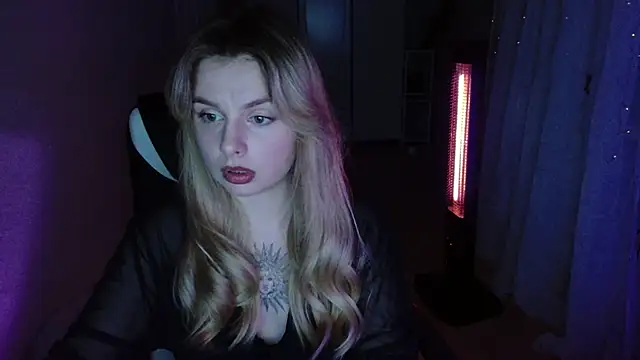 AngelicaHollywood online show from December 4, 2025, 8:39 pm