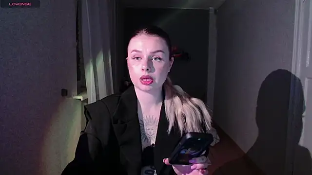 AngelicaHollywood online show from June 7, 2026, 8:01 pm