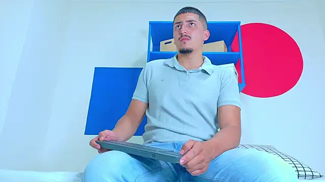 MrFox   online show from September 22, 2025, 7:27 pm