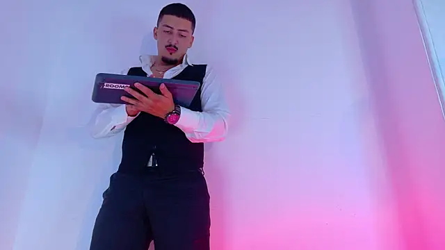 MrFox   online show from December 20, 2025, 7:43 pm