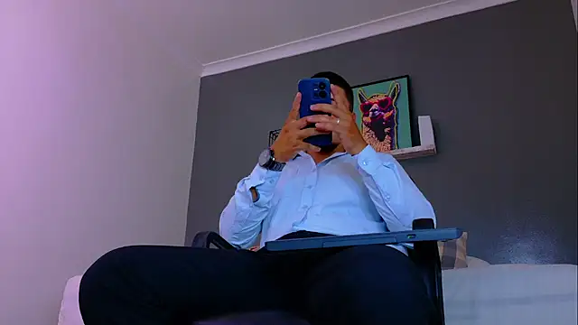 MrFox   online show from May 16, 2026, 8:18 pm